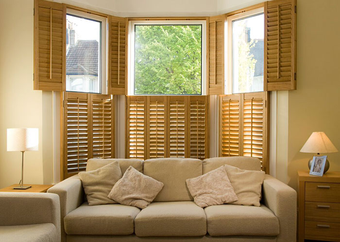 TIMBER PLANTATION SHUTTERS