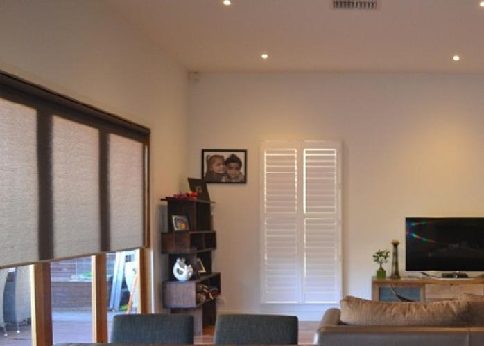 roller-blinds-translucent-living-room