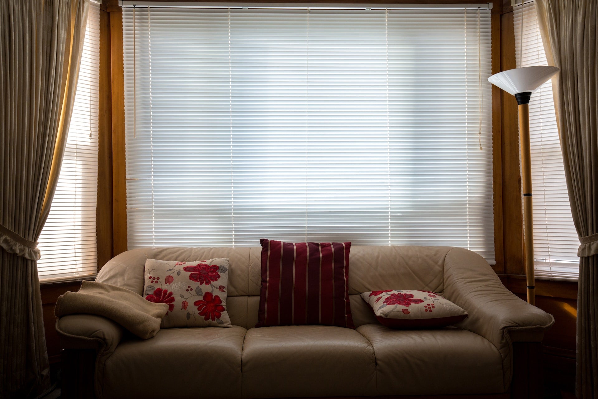 13 Ways to Pair Curtains and Blinds Together + Pros & Cons